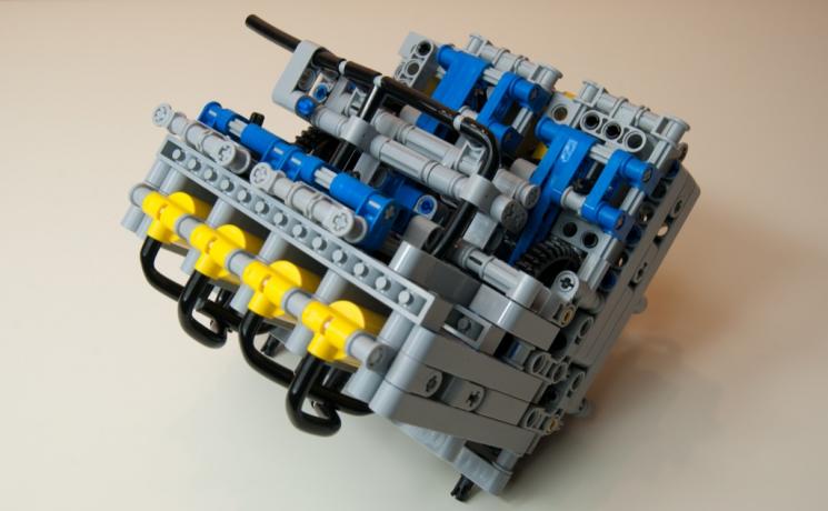 lego v8 engine